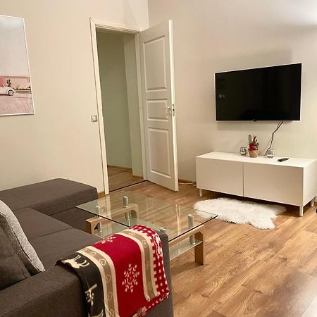 Spacious Holiday Apartment With Wifi And Parking 페르누 외부 사진